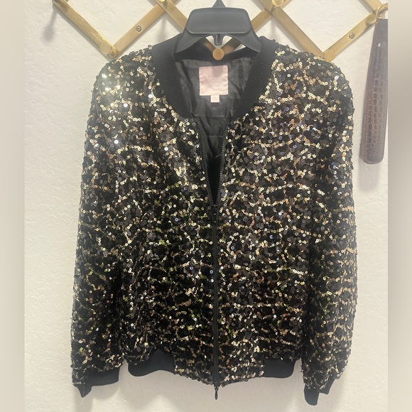Black and Gold Sequin Bomber Jacket - Picture 6 of 8